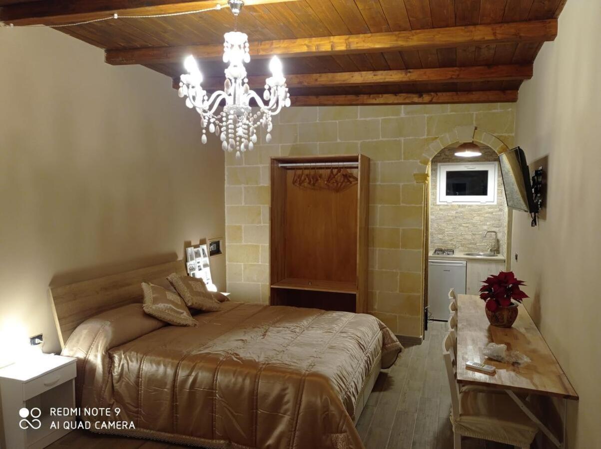 B&B Le Carrube Sava Kültér fotó